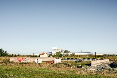 Die Baustelle des Gartens im Frühjahr. Inzwischen ist das Dach über dem Eingang montiert.<span class="OffWhite"></span><br />