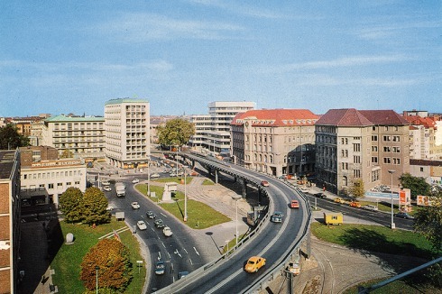 ... um 1970 mit Stahlhochstraße (Abriss 1998) ...<br />