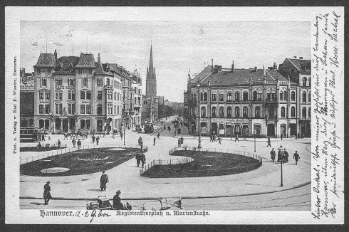Im steten Wandel: Hannovers Aegidientorplatz um 1898 mit Blick Richtung Marienstraße, ...<br />