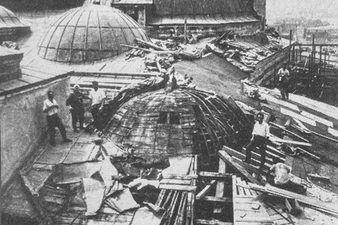 Mualla Eyüboğlu Anhegger restaurierte 1961–71 den umfangreichen Harems­trakt des Topkapi-Palasts <br />in Istanbul.<br />