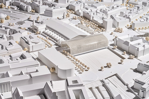 <strong><span class="Bold">1. Preis</span></strong> bof mit huterreimann kopieren das Volumen des Bahnhofs für den quer gesetzten Neubau. Unter dem Glasdach gibt es neue Eingänge zum Südsteg. Im Neubau befinden sich Büros und Direktzugänge zu den Gleisen.<br />