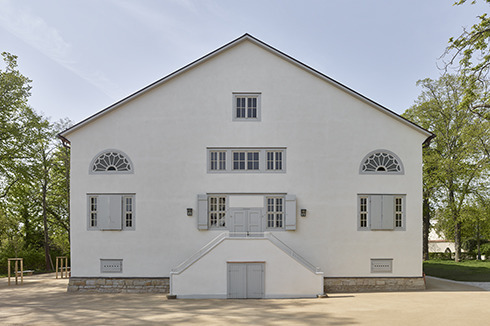 Die Treppe zum Hintereingang an dem Nordgiebel des Goethe-Theaters ist eine spätere Zutat.<br />