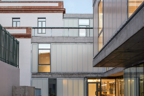 ... in den Hof, auf Balkone und Dachterrassen, ist ein wesent­licher Teil der Planung.<br />