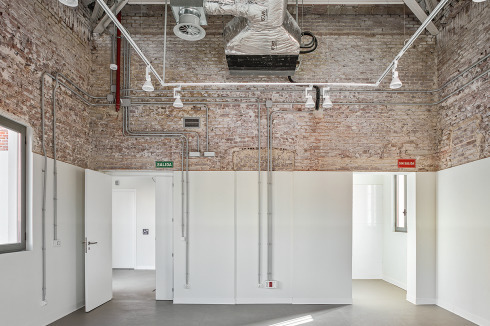 Im Altbau setzten die Architekten auf eine „archäolo­gische“ Herangehensweise ...<br />