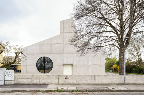 ... an Erich Mendelsohns Hutfabrik in Luckenwalde.<br />