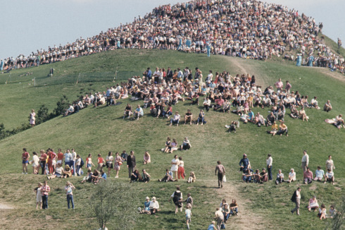 Rasen betreten erlaubt! Vom Olympiaberg und anderen Kuppen hat man einen guten Blick ins Stadion.<br />