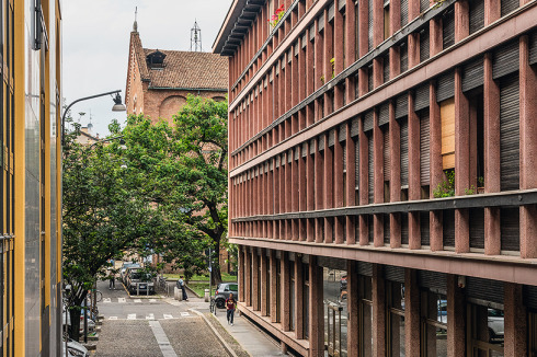 Blick durch die Via S. Simp­liciano nach Norden, hinten die Kirche gleichen Namens.<br />
