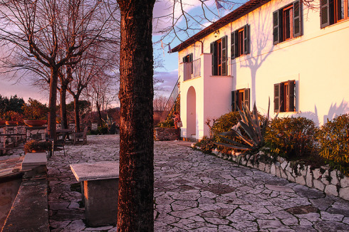 Die Terrasse im winterlichen Abendrot.<br />