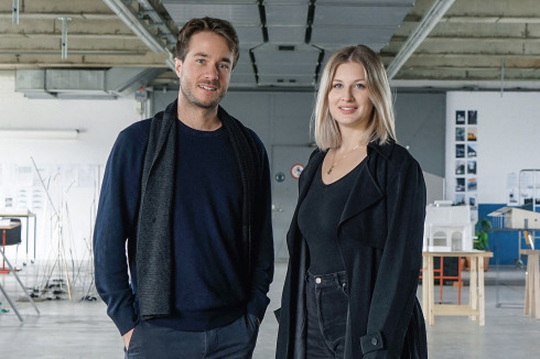 <strong></strong><strong>studioser</strong> Seit 2019 spüren Rina Rolli und Tiziano Schürch den Möglichkeiten von Architektur nach, das Wesen eines Ortes, seiner Gemeinschaft und seiner Geschichte zu enthüllen und zu zelebrieren. Sie arbeiten aus Zürich, Lugano und Barcelona.<br />