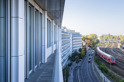 ... Faltungen in der Grundstruktur, in der Fassade, in der Fassadenverkleidung.<br />