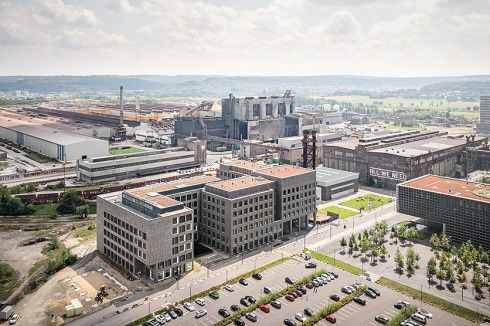 ... schräg gegenüber ins Handwerkliche.<br />