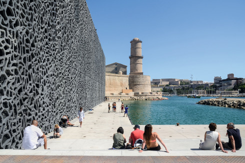Das „MuCEM“ von Rudy Ricciotti war neben großen Infrastrukturmaßnahmen eines der Leuchtturmprojekte für Marseille 2013.<span class="OffWhite"></span><br />