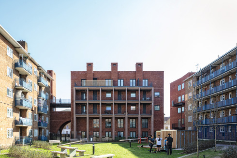 Der nun geschlossene Hof hinter den Häusern Taylor Court und Chatto Court.<br />