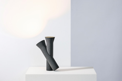 Siamesische Zwillinge im 3-Druck-Verfahren: das UP-Light, das mit zwei Lichtquellen gleichzeitig Wände und Zimmerdecke hell erstrahlen lassen kann.<br />