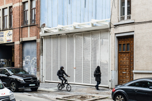 Anstelle eines kleinen Wohnhauses trat eine Passage zur Rue Heyvaert.<br />