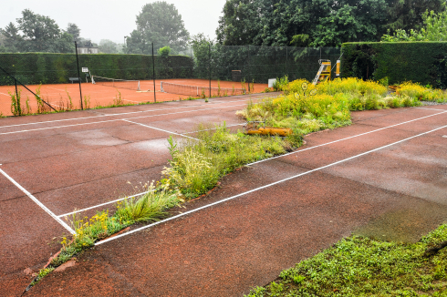 Anstelle dessen entstanden private Tennisplätze.<br />