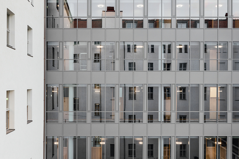 ... und der Neubau im Hof.<br />