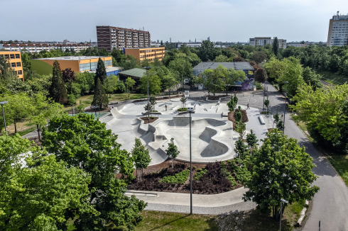 Zusammen mit der lokalen Rollsportszene entwickelte GFSL eine Skateanlage im Leipziger Stadtteil Grünau.  <br />