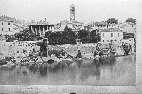 Das Foto aus dem 19. Jahrhundert zeigt in der Bildmitte eine Mündung der antiken Cloaca Maxima in den Tiber von Rom.<br />