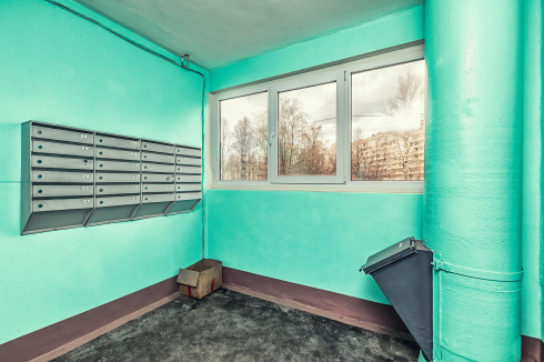 Müllschacht in einem Wohnhaus in Russland<br />