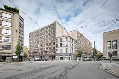 Vor dem Umbau: Ursprünglich hatte Fierens einen geschlossenen Block geplant, doch ein Eckhaus, das nicht erworben werden konnte, verhinderte die vollständige Ausführung. <br />