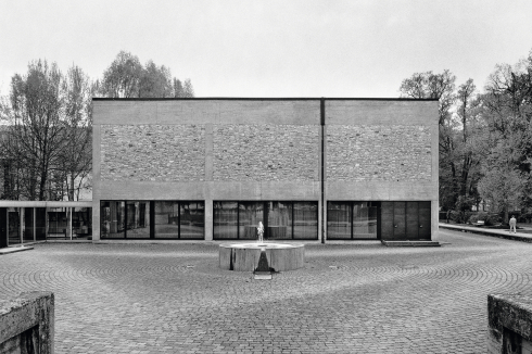 Auditoriumsgebäude der Universität<br />