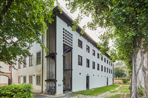 1985–88: Altes Waisenhaus<br />