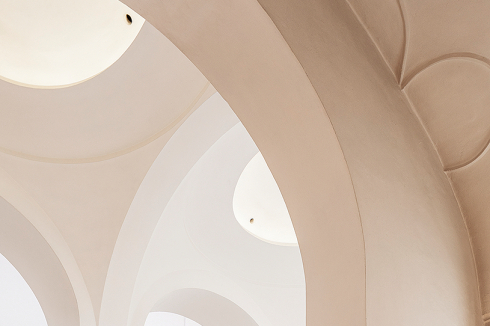 Detailaufnahme der von John Pawson umgebauten Kirche St. Moritz in Augsburg.<br />