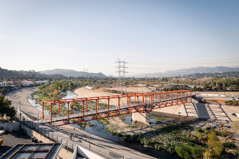 Die Taylor Yards Bridge ist auch der Brückenschlag in ein Entwick- lungsgebiet auf ehemaligem Bahngelände.<br />