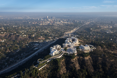 Wie eine Akropolis thront das Getty Center von Richard Meier über der Stadt.<br />