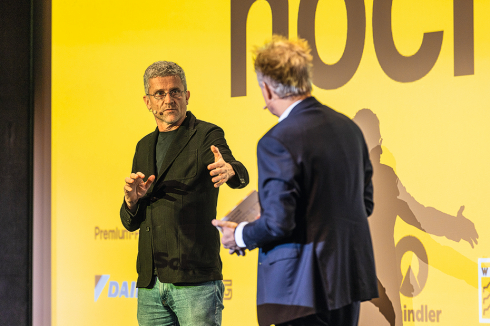 ... und Carlo Ratti. Chefredakteur Boris Schade-Bünsow eröffnete den 10. Bauwelt-Kongress.<br />