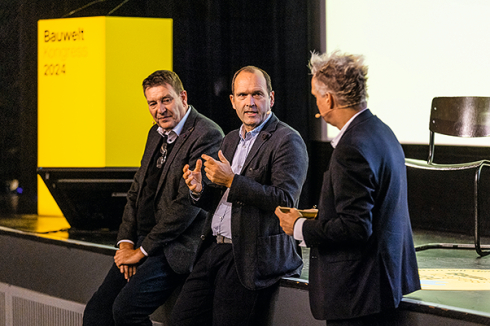 ... Boris Schade-Bünsow eines mit Gunther Gamst von Vivareo + Vaventus und Thorsten Becker von Daikin.<br />