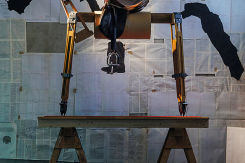 Teil von Kentridges „Centre for the Less Good Idea“ in der Puppentheatersammlung.<br />
