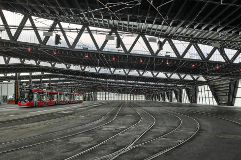 Durch die Erweiterung haben statt zuvor sieben nunmehr 15 Tramzüge Platz.<br />