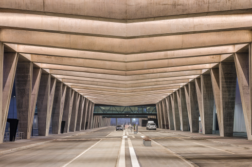 Die Vorfahrt auf der Ankunftsebene.<br />