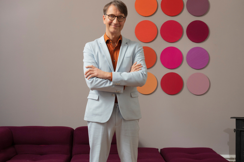 Axel Buether wurde zum Steinmetz und Restaurator ausgebildet, danach studierte er Architektur an der Technischen Universität und Universität der Künste Berlin sowie an der Architectural Association London. Seit 2012 lehrt er als Professor die „Didaktik der Visuellen Kommunikation“ an der Bergischen Universität Wuppertal.