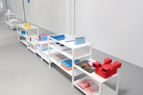 Dokumentiert werden Flaviens experimentelle Architekturen, seine Buchpublikationen und Performances.<br /><a href="http://www.kunstverein-langenhagen.de/de/ausstellungen/aktuell/index.html" >Kunstverein Langenhagen</a><br />
