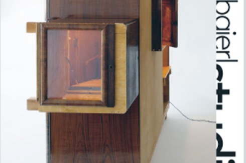 Zur Austellung in der Architekturgalerie Kaiserslautern (2012) ist ein Katalog erschienen:<br /><a href="http://reginabaierl.de/studioli/studioli.html" >www.reginabaierl.de</a><br />