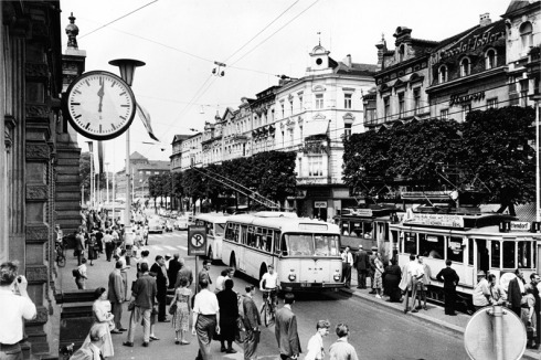 1955: Bonn, Bahnhofsplatz<br />