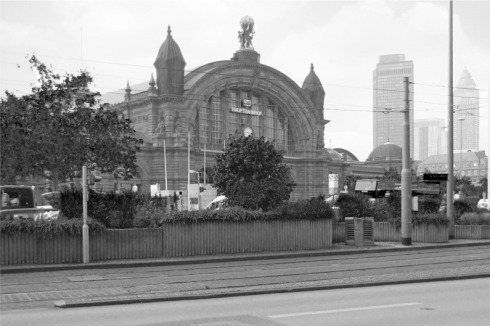 2012: Frankfurt am Main, Bahnhofsplatz<br />