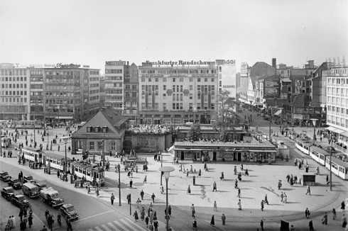 1955: Frankfurt am Main, An der Hauptwache<br />