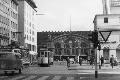 1962: Bremen, Bahnhofsplatz<br />