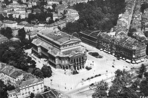 Vorschlag der Redaktion für Frankfurt am Main: Opernplatz (um 1929)<br />