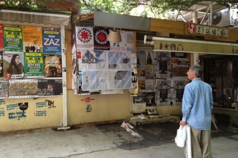 ... beschränkt sich die Biennale nicht nur auf Ausstellungsräume, sondern setzt Zeichen an vielen Punkten der Stadt.<br /><a href="http://istanbuldesignbiennial.iksv.org/" >Istanbul Design Biennal</a><br />