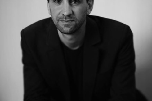 "Adhocracy" wurde kuratiert von dem italienischen Architekten Joseph Grima, Chefredakteur der Zeitschrift DOMUS.<br />