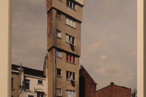 Der belgische Fotograf Xavier Delory montiert architektonische Versatzstücke ...<br />