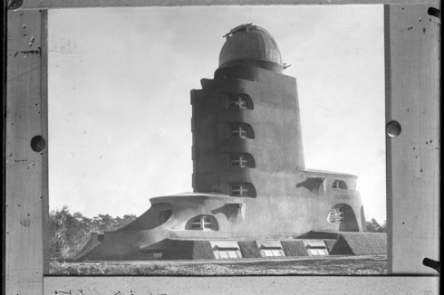 Einsteinturm, Potsdam, 1919-1921, Architekt: Erich Mendelsohn<br />