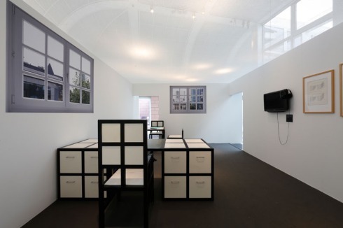 Die Ausstellung "Mission: Postmodern" läuft noch bis zum 19. Oktober. Diesen Samstag findet ein Symposium mit Zeitzeugen und Weggefährten des Gründungsdirektors statt:<br /><a href="http://www.dam-online.de/portal/de/Start/Start/0/0/0/0/1581.aspx" >Deutsches Architekturmuseum</a><br />