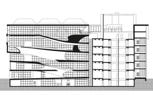 Der Altbau wird konserviert, der Neubau windet sich als Raumkontinuum von unten nach oben.<br />