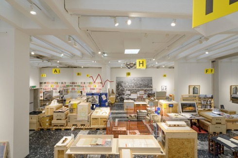 Lagerhaus der japanischen Architektur: "In the real world" präsentiert Fundstücke aus den letzten 100 Jahren Architekturgeschichte<br />